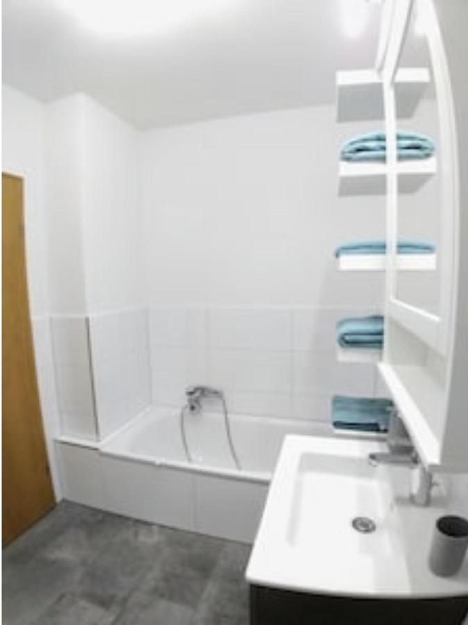 Exklusive Ferienwohnung Mit Terasse Und Garten In Einbeck, Zentrum! Neu!! Eksteriør bilde